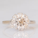 Anello a margherita vintage in oro bianco 14K con diamanti di taglio brillante (0.16ctw ca.) e con centrale fancy brown, anni ‘80