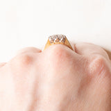 Trilogy antico in oro giallo 18K e platino con diamanti di taglio vecchia miniera (0.18ctw ca.), anni ‘10/‘20