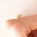 Anello vintage in oro giallo 10K con acquamarina (0.65ct ca.)