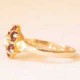 Anello a fiore vintage in oro giallo 9K con opale (0.05ct ca.) e granati (0.36ctw ca.), anno 1975