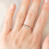 Veretta antica in oro giallo 9K con opali (0.20ctw ca.), anni ‘10/‘20