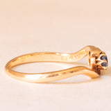Toi et Moi antico in oro giallo 14K con zaffiro (0.25ct ca.) e diamante di taglio vecchia miniera (0.25ct ca.), anni ‘10/‘20