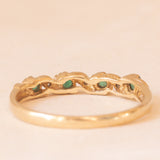 Veretta vintage in oro giallo 9K con smeraldi (0.25ctw ca.) e diamanti (0.03ctw ca.), anni ‘70/‘80