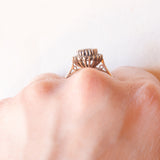Anello a margherita vintage in oro giallo e bianco 9K con zaffiro (1ct ca.) e diamanti (0.20ctw ca.), anni ‘60/‘70
