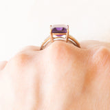 Anello da cocktail vintage in oro giallo 9K con ametista (3.50ct ca.) e diamanti (0.12ctw ca.), anni ‘60/‘70