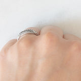 Anello vintage in oro bianco 9K con diamanti bianchi e diamanti neri (0.25ctw ca.)