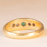 Anello gypsy vintage in oro giallo 18K con smeraldo (0.15ct ca.) e diamanti di taglio brillante (0.20ctw ca.), anni ‘60