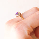 Anello vintage in stile vittoriano in oro giallo e bianco 9K con ametista (0.50ctw ca.) e diamanti