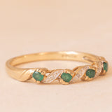 Veretta vintage in oro giallo 9K con smeraldi (0.25ctw ca.) e diamanti (0.03ctw ca.), anni ‘70/‘80