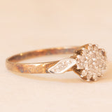 Anello a fiore vintage in oro giallo e bianco 9K con diamanti (0.20ctw ca.) anni ‘70