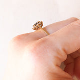 Anello a margherita vintage in oro giallo 9K con zaffiro (0.40ct ca.) e diamanti (0.12ctw ca.), anno 1984