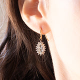 Orecchini a margherita pendenti vintage in oro giallo e bianco 9K con quarzo verde e diamanti, anni ‘70/‘80