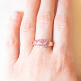 Veretta vintage in oro giallo e bianco 14K con zaffiri rosa sintetici (1.40ctw ca.) e diamanti (0.03ctw ca.), anni ‘70/‘80