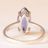 Anello vintage in oro bianco 9K con iolite di taglio marquise (1.10ct ca.), anni ‘80 ca.