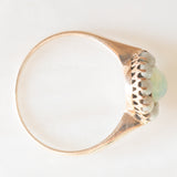 Anello a margherita antico in oro giallo 18K con opale sintetico e perline bianche, primi del ‘900