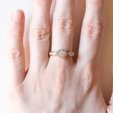 Anello antico francese in oro giallo e bianco 18K con diamanti (centrale di taglio brillante e di 0.28ct ca.), anni ‘30/‘40