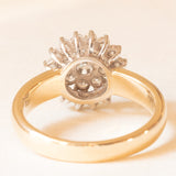 Anello a fiore vintage in oro giallo e bianco 14K con diamanti di taglio brillante (0.93ctw ca.), anni ‘60/‘70