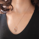 Collana vintage con catenina in oro giallo 9K con ciondolo con farfalla in oro giallo e bianco 9K con diamanti (0.24ctw ca.), anni ‘90