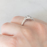 Anello vintage in oro bianco 9K con acquamarina (0.20ct ca.) e diamanti di taglio brillante (0.14ctw ca.), anni ‘90