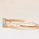 Solitario vintage in oro giallo e bianco 9K con topazio azzurro di taglio a cuore (0.40ct ca.), anni ‘90