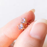 Orecchini moderni in oro giallo 9K con tanzaniti di taglio princess (0.20ctw ca.)