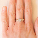 Anello a fiore vintage in oro bianco 9K con diamanti (0.22ctw ca.), anni ‘80/‘90