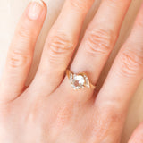 Anello vintage in oro giallo 9K con acquamarina (0.90ct ca.) e diamanti (0.12ctw ca.), anni ‘80
