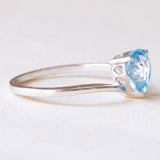 Anello vintage in oro bianco 18K con topazio azzurro di taglio a cuore (1.30ct ca.), anni ‘90