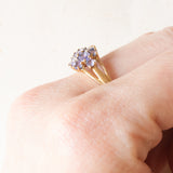 Anello vintage in oro giallo e bianco 9K con tanzaniti (1ctw ca.) e diamanti, anno 2006
