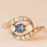 💙⚜️ Anello Art Nouveau contrarier + trilogy in oro giallo 14K con pasta di vetro blu e diamanti di taglio vecchia miniera (0.35ctw ca.), anni ‘10