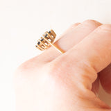 Anello a margherita vintage in oro giallo 9K con opale (0.50ct ca.) e zaffiri (0.48ctw ca.), anno 1986