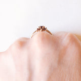 Anello a margherita vintage in oro giallo 9K con granati, anno 1979