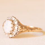 Anello a margherita vintage in oro giallo e bianco 9K con opale (0.30ct ca.) e diamanti, anni ‘70/‘80