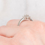 Anello a fiore vintage in platino con diamanti di taglio brillante (0.50ctw), anni ‘60/‘70