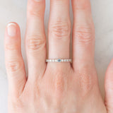Mezzo eternity vintage in oro bianco 18K con alessandrite (0.06ct) e diamanti (0.45ctw), anni ‘2000