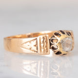 Solitario a fascia antico in oro giallo 14K con diamante di taglio rosetta (0.30ct ca.), fine ‘800/inizio ‘900