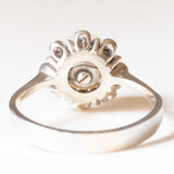 Anello a margherita in oro bianco 18K con perla bianca e diamanti (0.08ctw ca.), anni ‘50/‘60