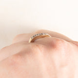 Anello a “V” vintage in oro giallo e bianco 9K con diamanti (0.14ctw ca.), anni ‘80/‘90 ca.