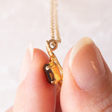 Collana vintage con catenina in oro giallo 9K e con ciondolo in oro giallo 9K con quarzo citrino (0.40ct ca.), anno 1978