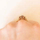 Anello a fiore vintage in oro giallo 9K con granati (0.60ctw ca.), anno 1966
