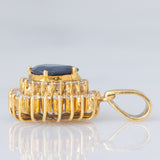 Pendente vintage in oro giallo 18K con zaffiro (1.40ct ca.) e diamanti di taglio brillante (0.57ctw ca.), anni ‘70