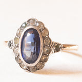 Anello a margherita antico in oro giallo 8K e argento con zaffiro (1.40ct ca.) e paste di vetro bianche, primi del ‘900