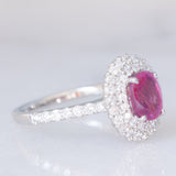 Anello a margherita moderno in platino con rubino (1.51ct) e diamanti (0.72ctw), anni ‘2000