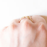 Anello vintage con infinito e cuori in oro giallo 14K