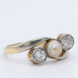 Trilogy antico in oro giallo 18K e argento con diamanti di taglio vecchia miniera (0.70ctw ca.) e perla bianca, primi del ‘900