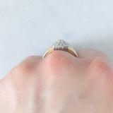 Anello a fiore vintage in oro giallo e bianco 14K con diamanti di taglio brillante (0.55ctw ca.), anni ‘80