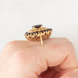Anello vintage in oro giallo 18K con granati (3.50ctw ca.), anni ‘50/‘60