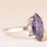 Anello vintage in oro bianco 9K con iolite di taglio marquise (1.10ct ca.), anni ‘80 ca.