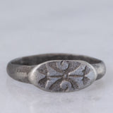 Anello medievale in argento con incisioni, XI/XIV secolo d.C.