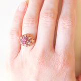 Anello vintage in oro giallo 9K con rubini (0.44ctw ca.) e diamanti (0.06ctw ca.), anni ‘80